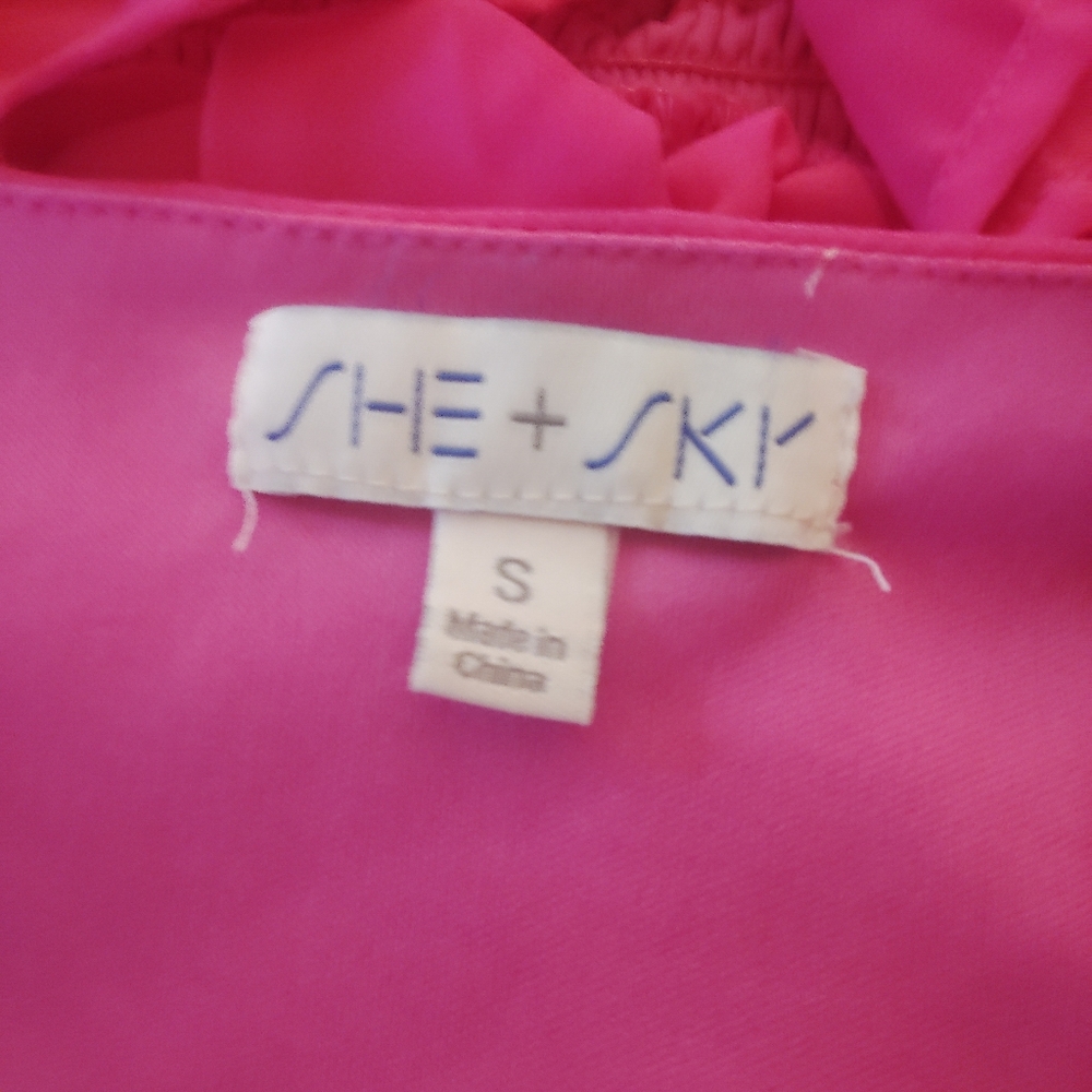 SHE & SKY Positano Pretty Smocked Top - Size Small - Picture 10 of 10